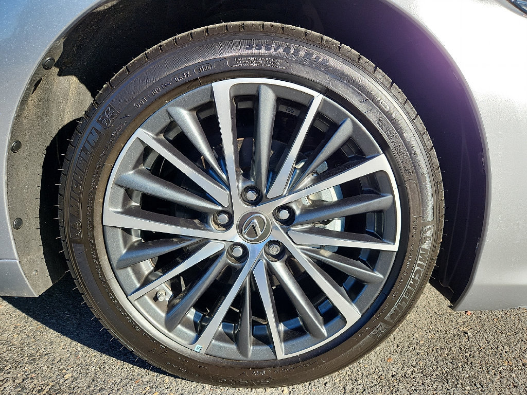 Used 2024 Lexus ES 350 w/ Premium Package FWD image 8