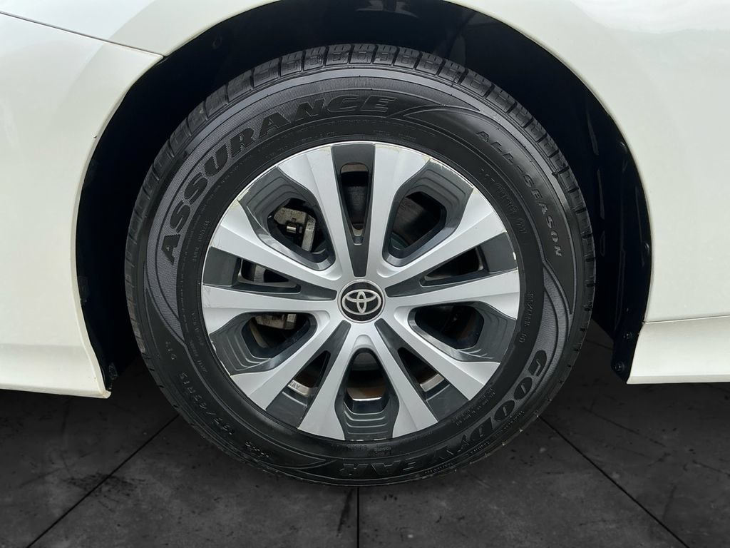 Used 2020 Toyota Prius Prime LE FWD image 15