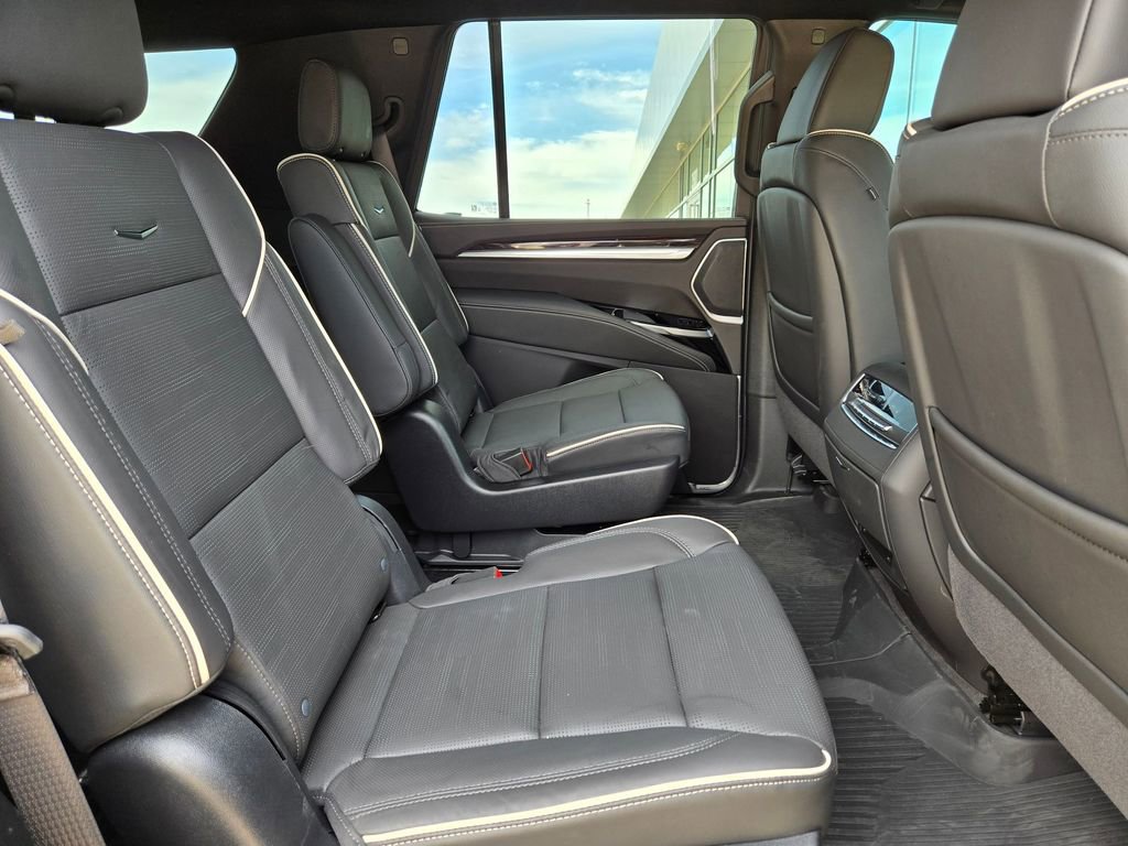 New 2026 Cadillac Escalade Luxury w/ LPO, Floor Liner Package image 30