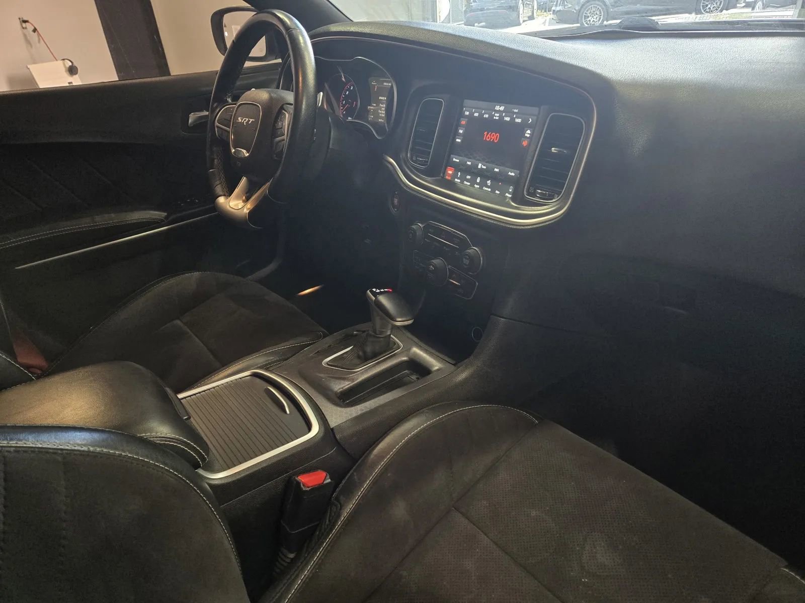 Used 2018 Dodge Charger SRT RWD image 5