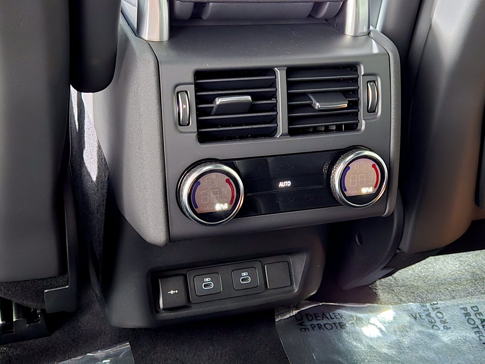 New 2026 Land Rover Discovery Limited Edition AWD/4WD image 14