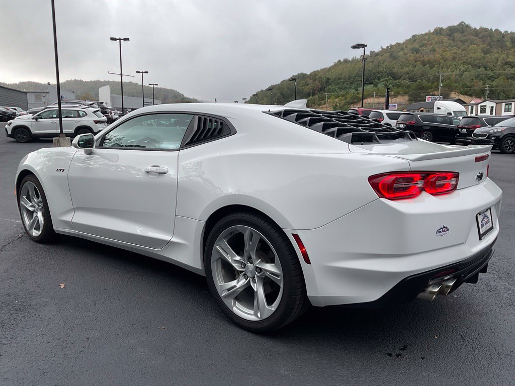 Used 2022 Chevrolet Camaro LT RWD image 4
