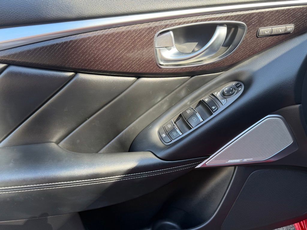 Used 2023 INFINITI Q50 Sensory image 16