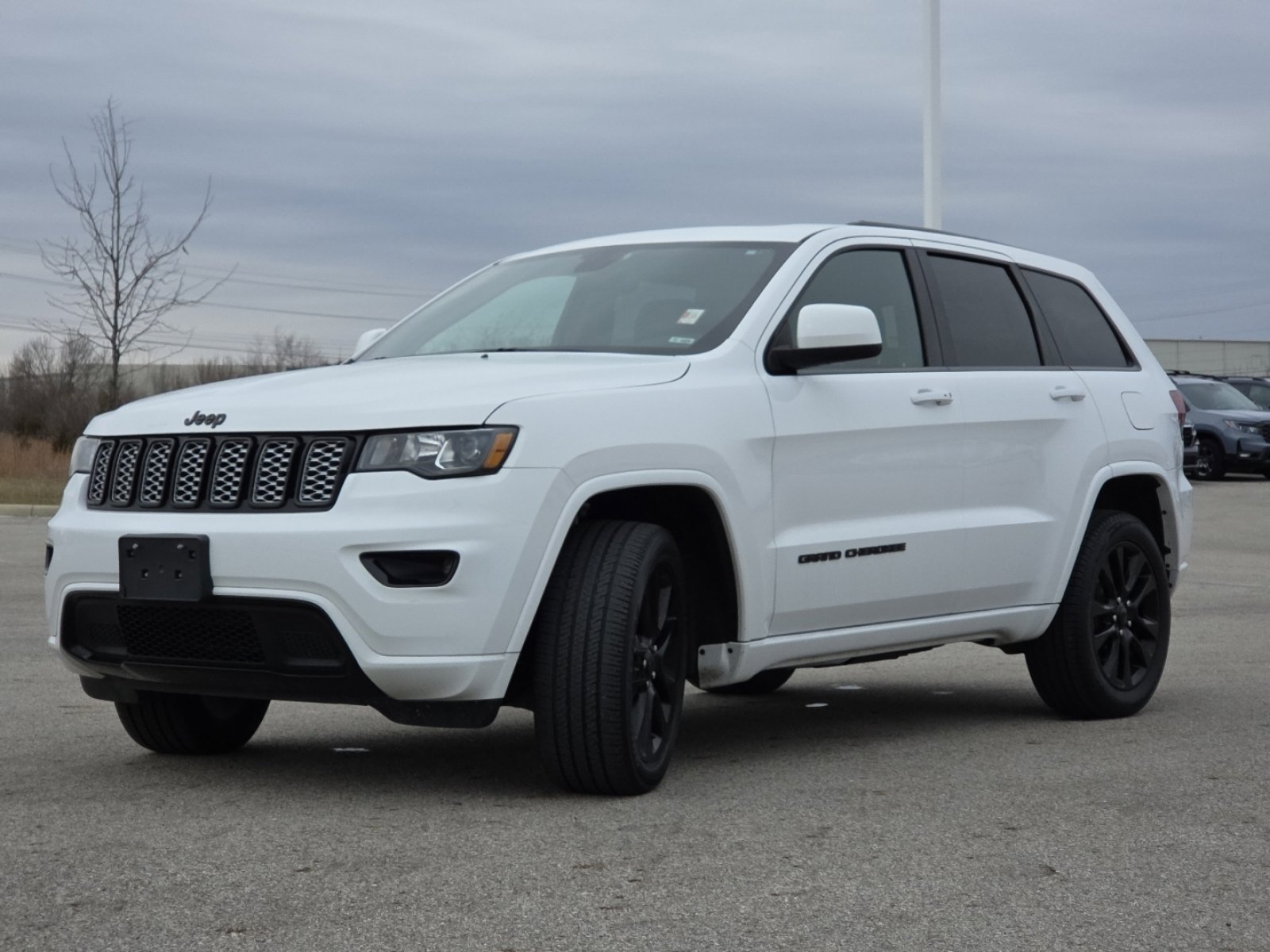Used 2019 Jeep Grand Cherokee Altitude image 13