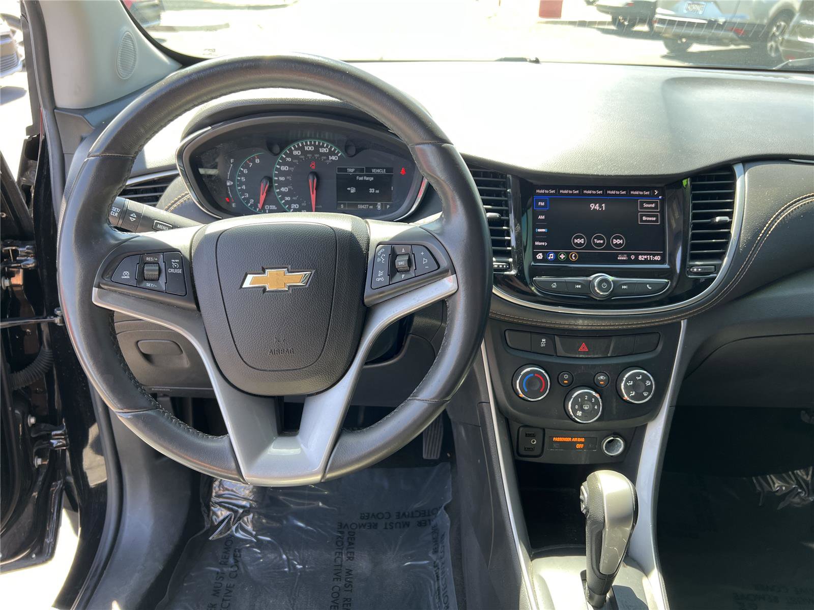 Used 2021 Chevrolet Trax LT w/ Midnight Edition FWD image 11