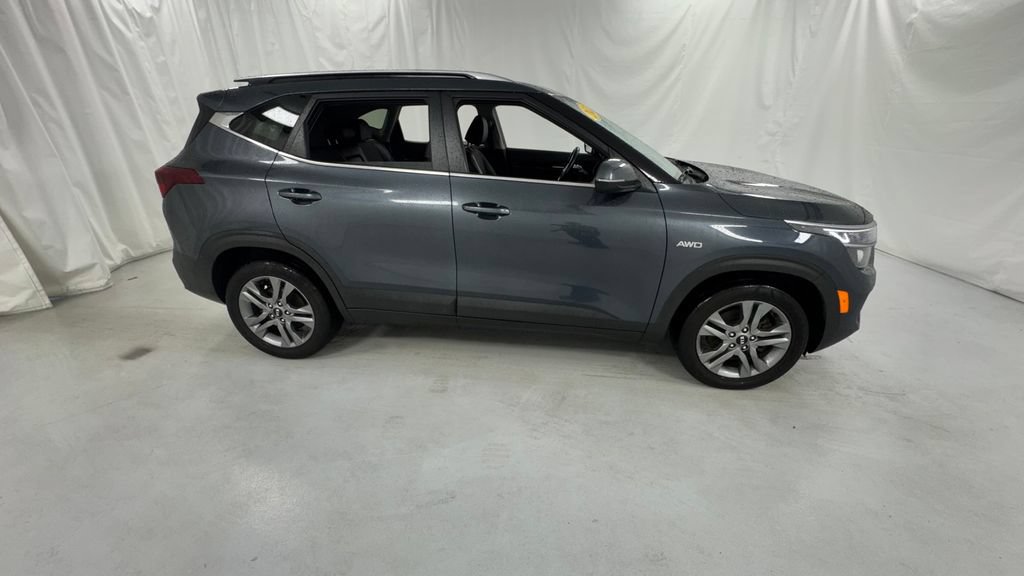Used 2021 Kia Seltos S AWD/4WD image 2