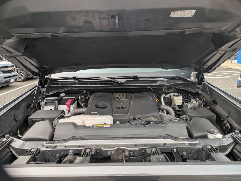 Used 2022 Toyota Tundra SR5 w/ SR5 Convenience Package image 26