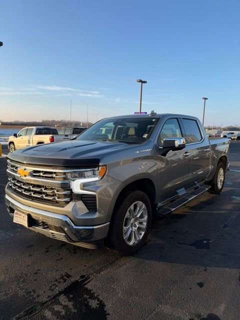 Used 2023 Chevrolet Silverado 1500 LTZ image 4