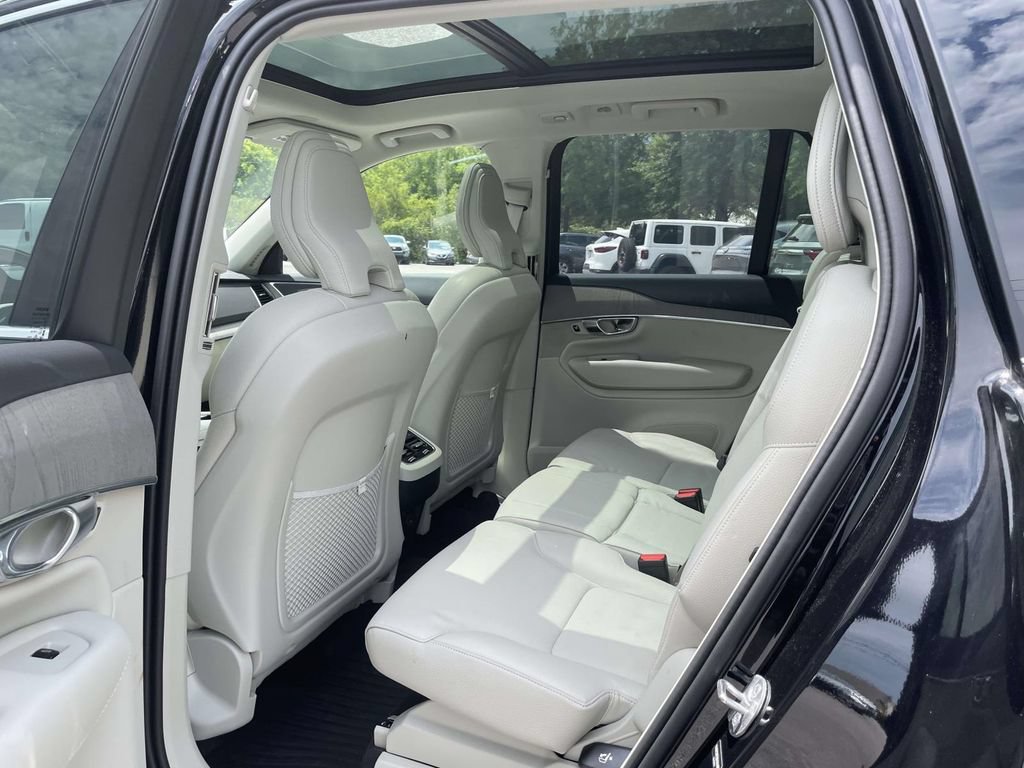 Used 2025 Volvo XC90 B5 Plus w/ Protection Package Premier AWD/4WD image 13