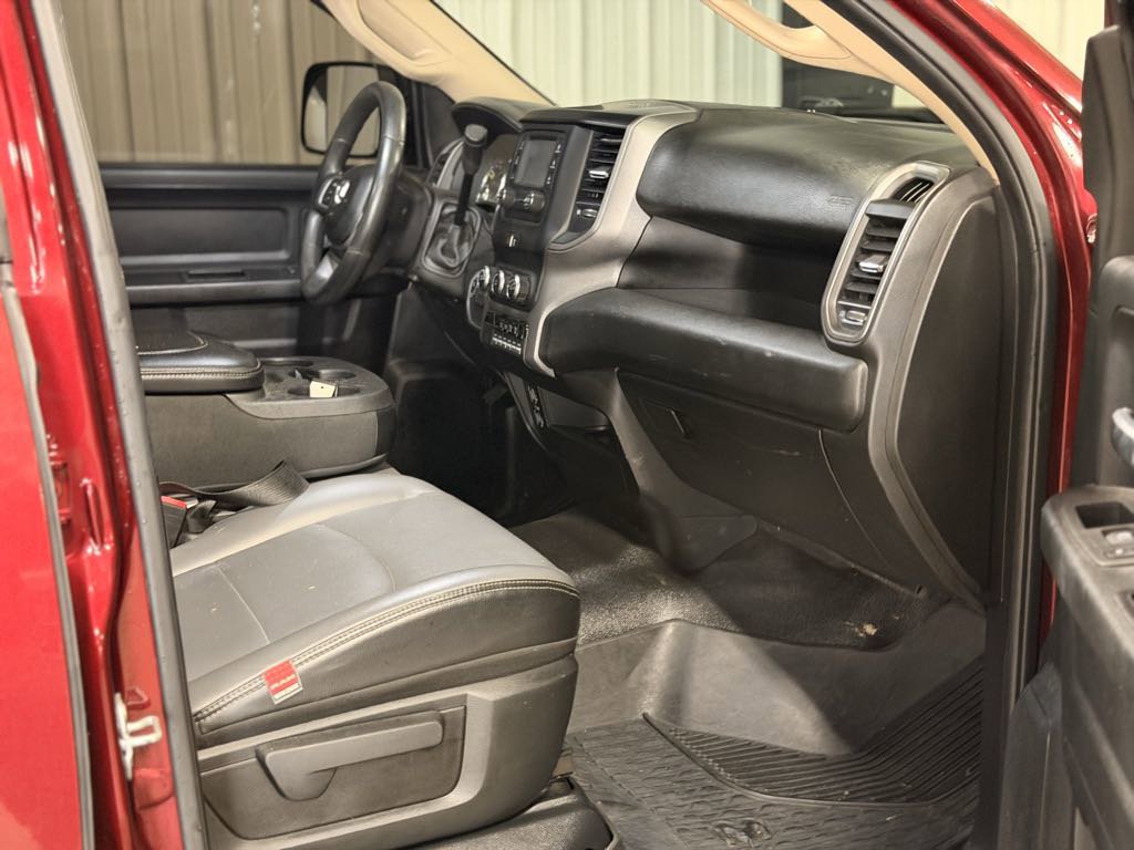 Used 2019 RAM 3500 Tradesman w/ Chrome Appearance Group AWD/4WD image 7