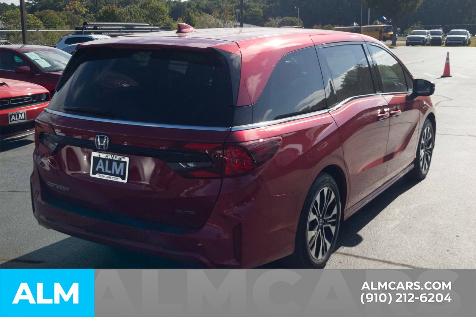 Used 2025 Honda Odyssey Elite image 6