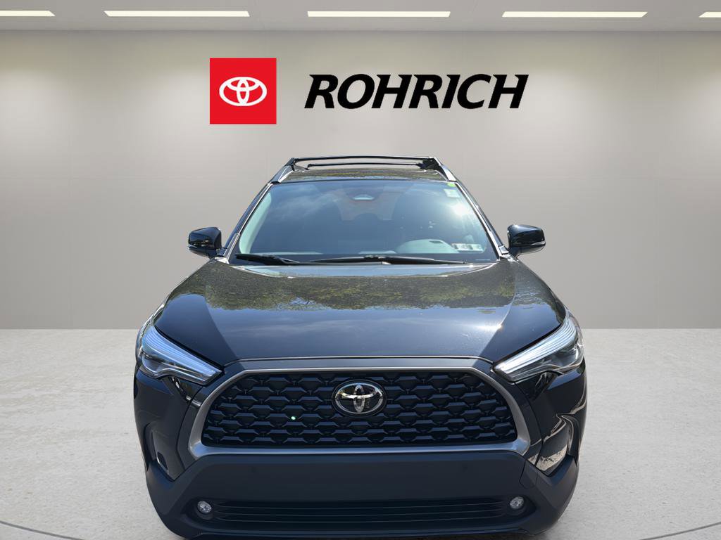 Used 2023 Toyota Corolla Cross XLE w/ Convenience Package AWD/4WD image 2