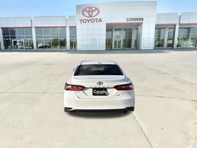 Used 2024 Toyota Camry LE w/ Convenience Package FWD image 5