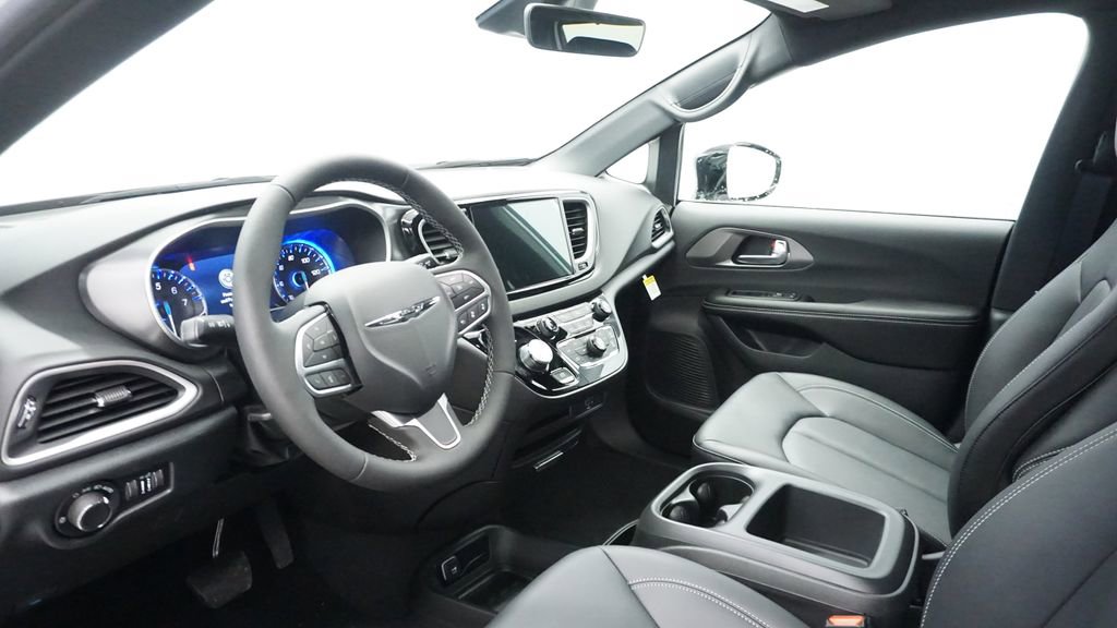 New 2026 Chrysler Voyager LX FWD image 27