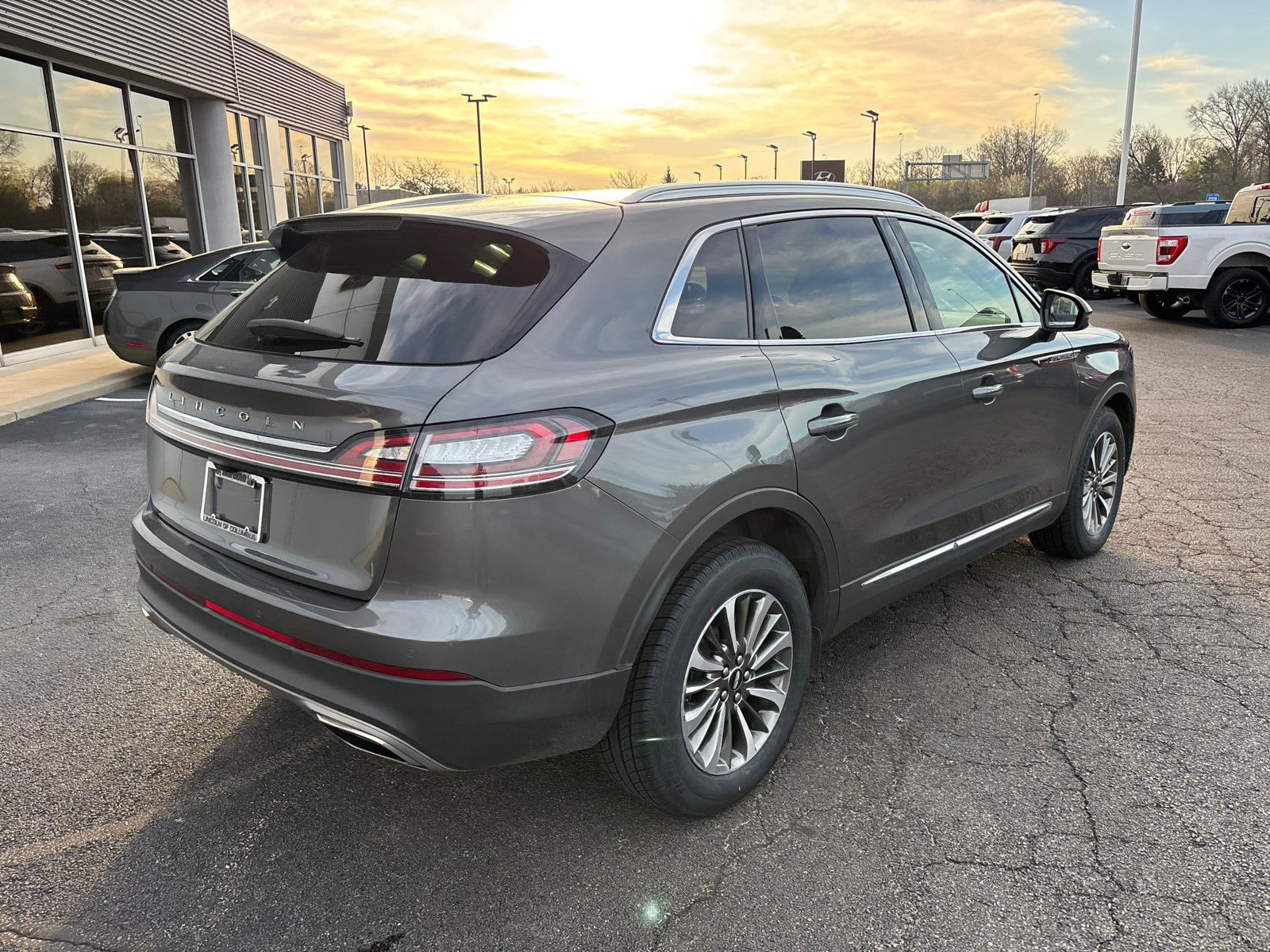 Used 2022 Lincoln Nautilus AWD w/ Premium Package image 7