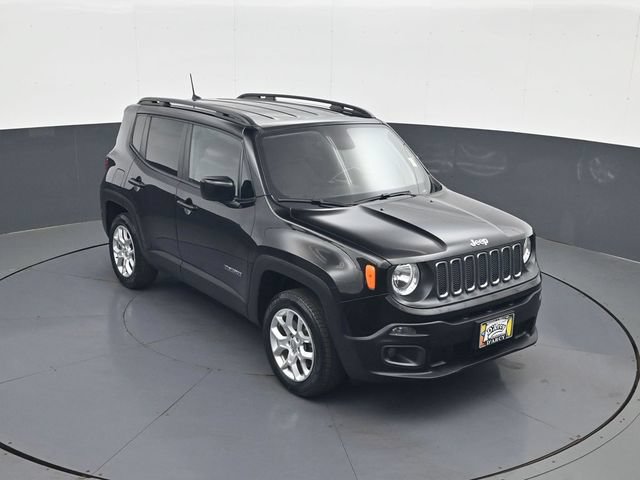 Used 2018 Jeep Renegade Latitude w/ Cold Weather Group AWD/4WD image 15