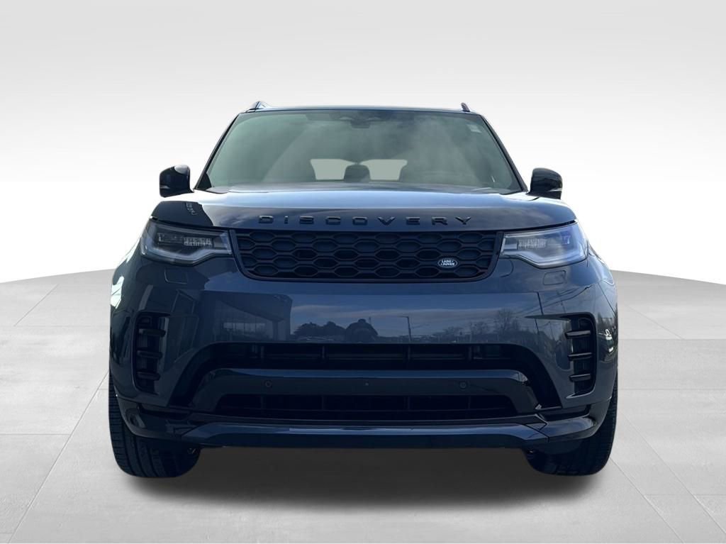 New 2024 Land Rover Discovery Dynamic SE image 12