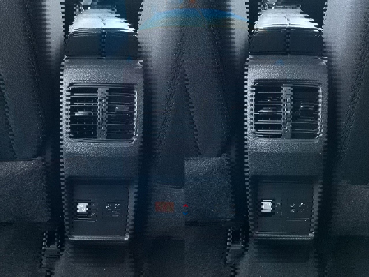 Used 2022 Nissan Rogue SL w/ SL Premium Package image 21