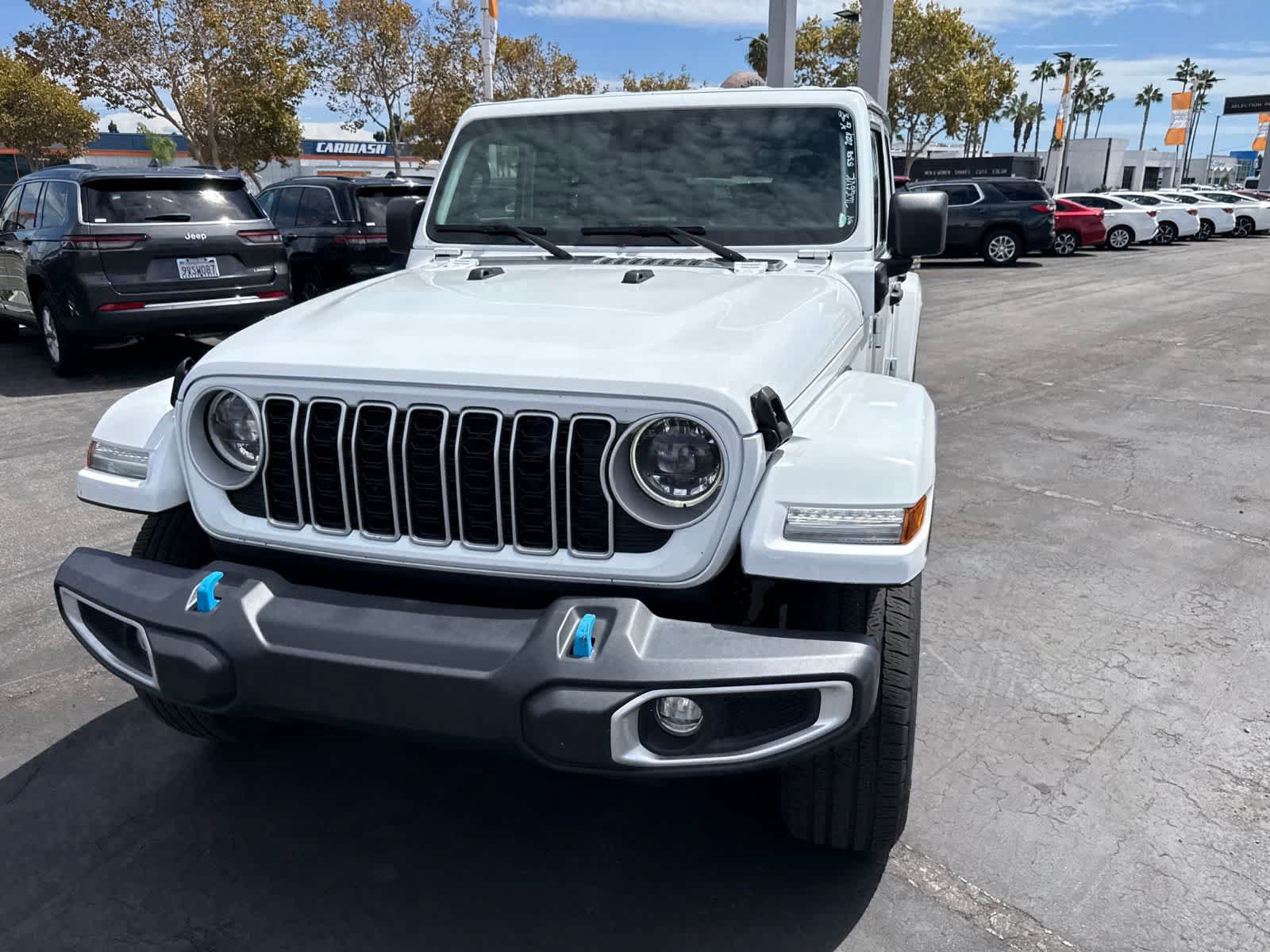 Used 2024 Jeep Wrangler Unlimited Sahara AWD/4WD image 2