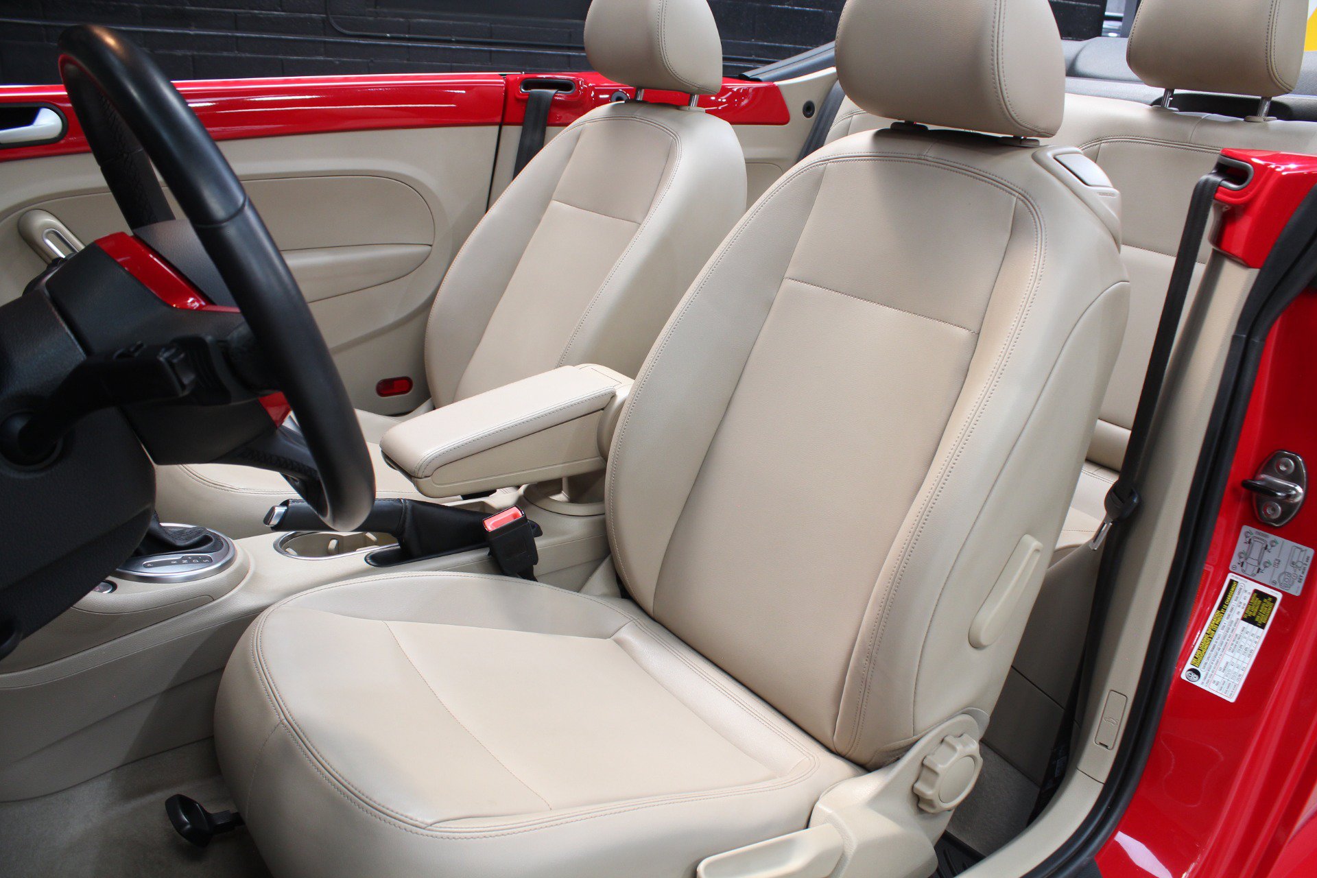 Used 2014 Volkswagen Beetle TDI FWD image 42