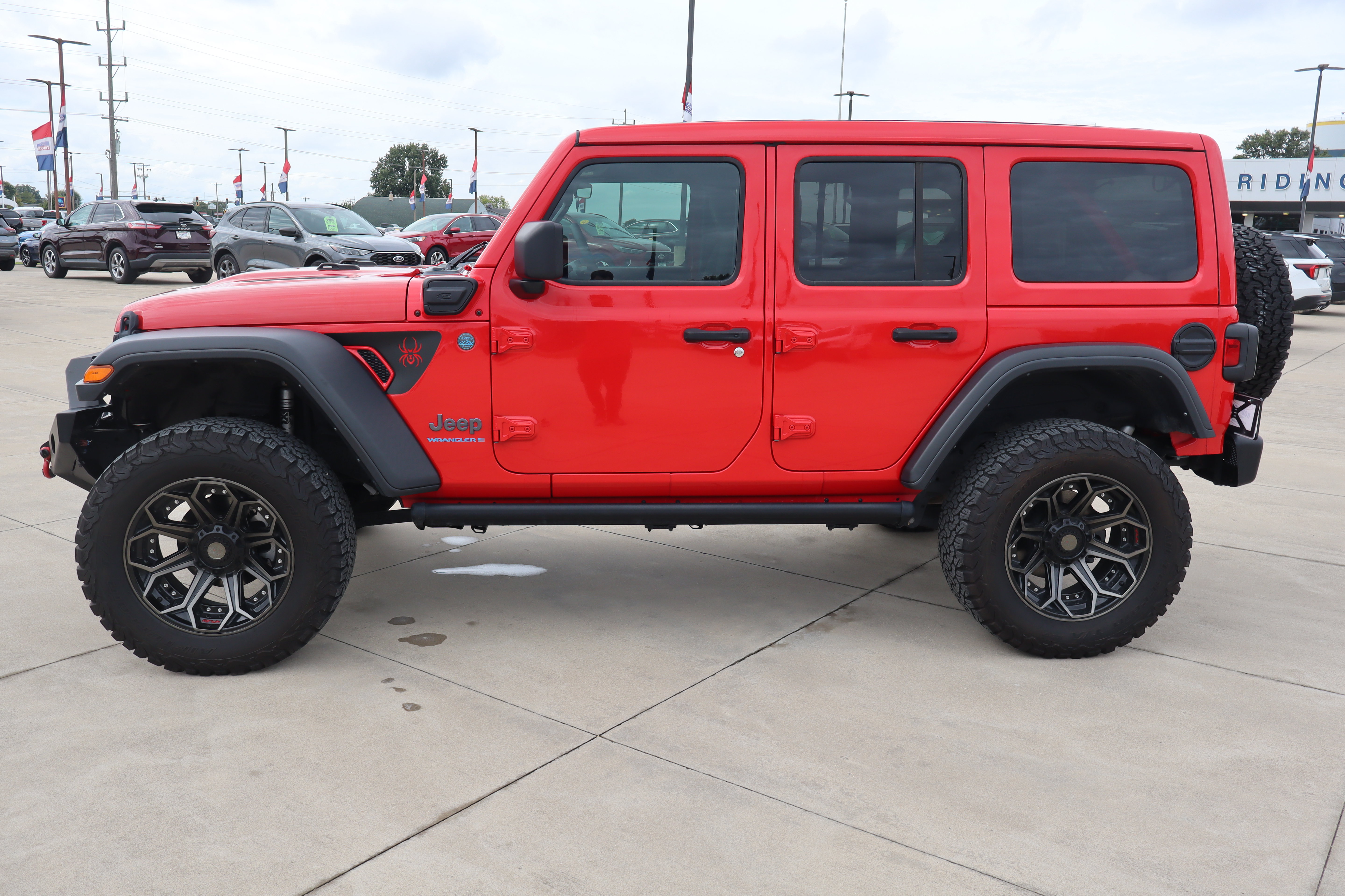 Used 2024 Jeep Wrangler Unlimited AWD/4WD image 9
