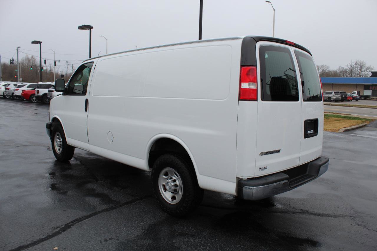 Used 2019 Chevrolet Express 2500 w/ Driver Convenience Package RWD image 7