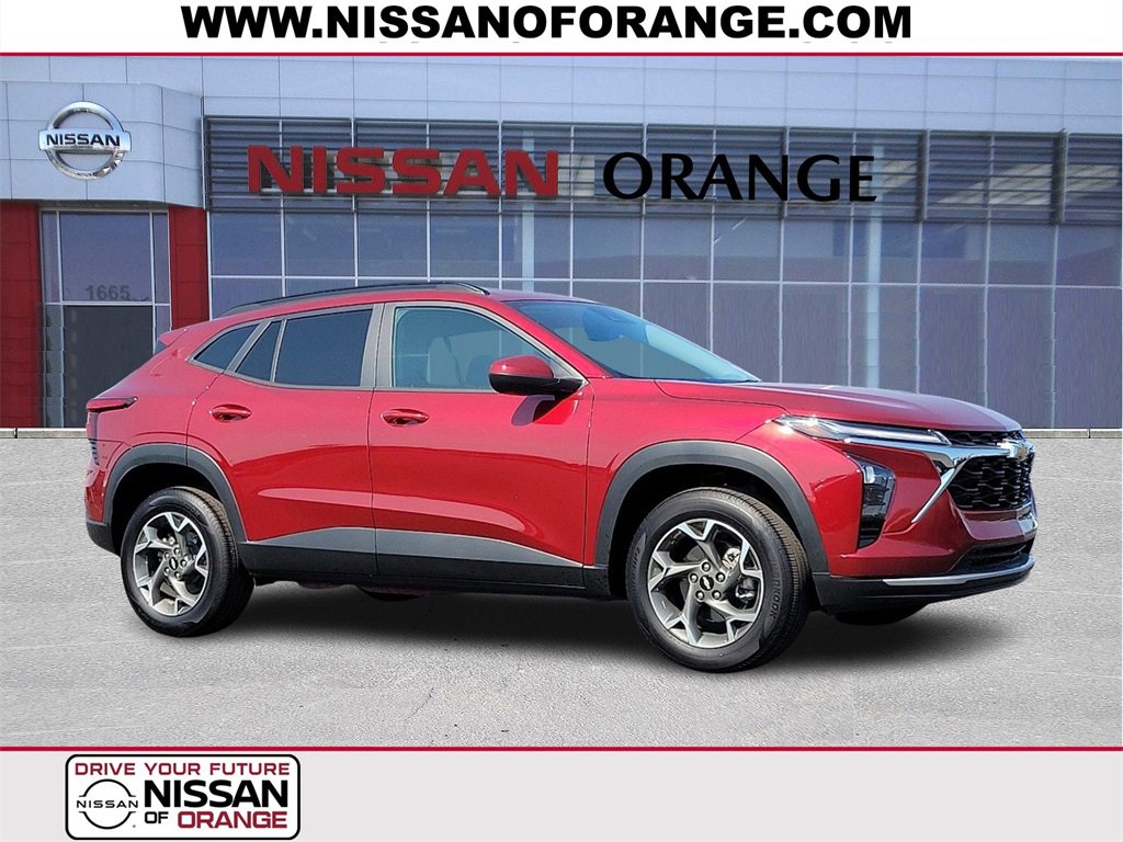 Used 2025 Chevrolet Trax LT