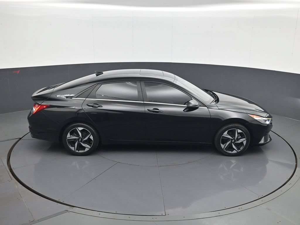Used 2023 Hyundai Elantra Limited w/ Cargo Package FWD image 18