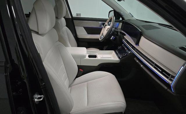 Used 2024 Hyundai Santa Fe Calligraphy image 7