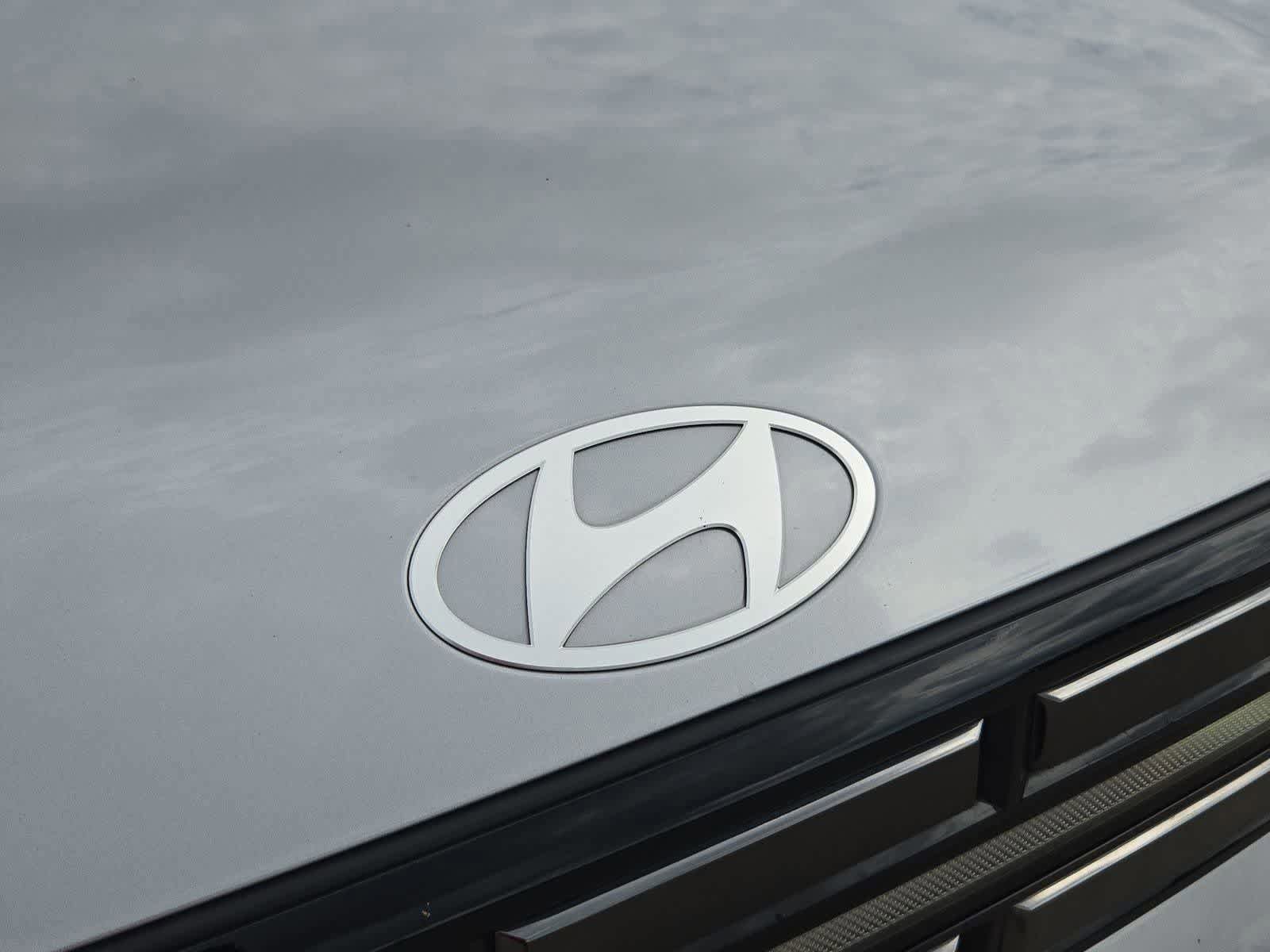 Used 2025 Hyundai Santa Fe Limited FWD image 10