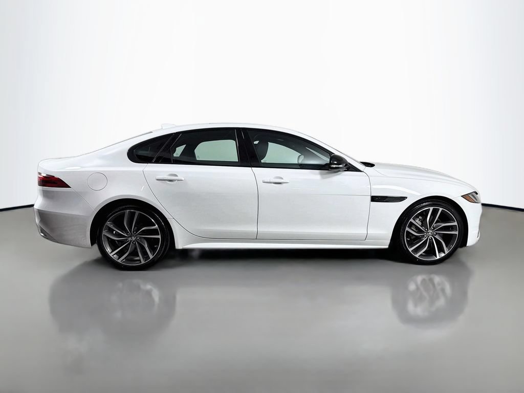 Used 2024 Jaguar XF R-Dynamic SE AWD/4WD image 4