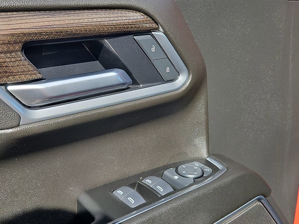 Used 2025 Chevrolet Silverado 1500 LT image 13