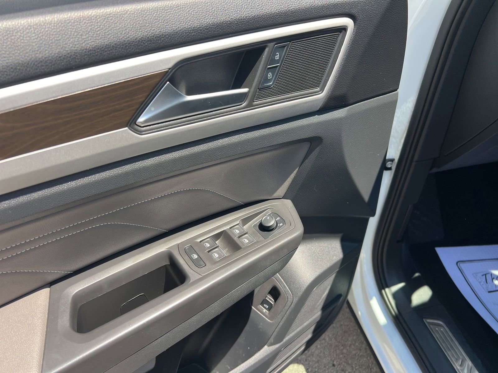 Certified 2022 Volkswagen Atlas SE FWD image 29