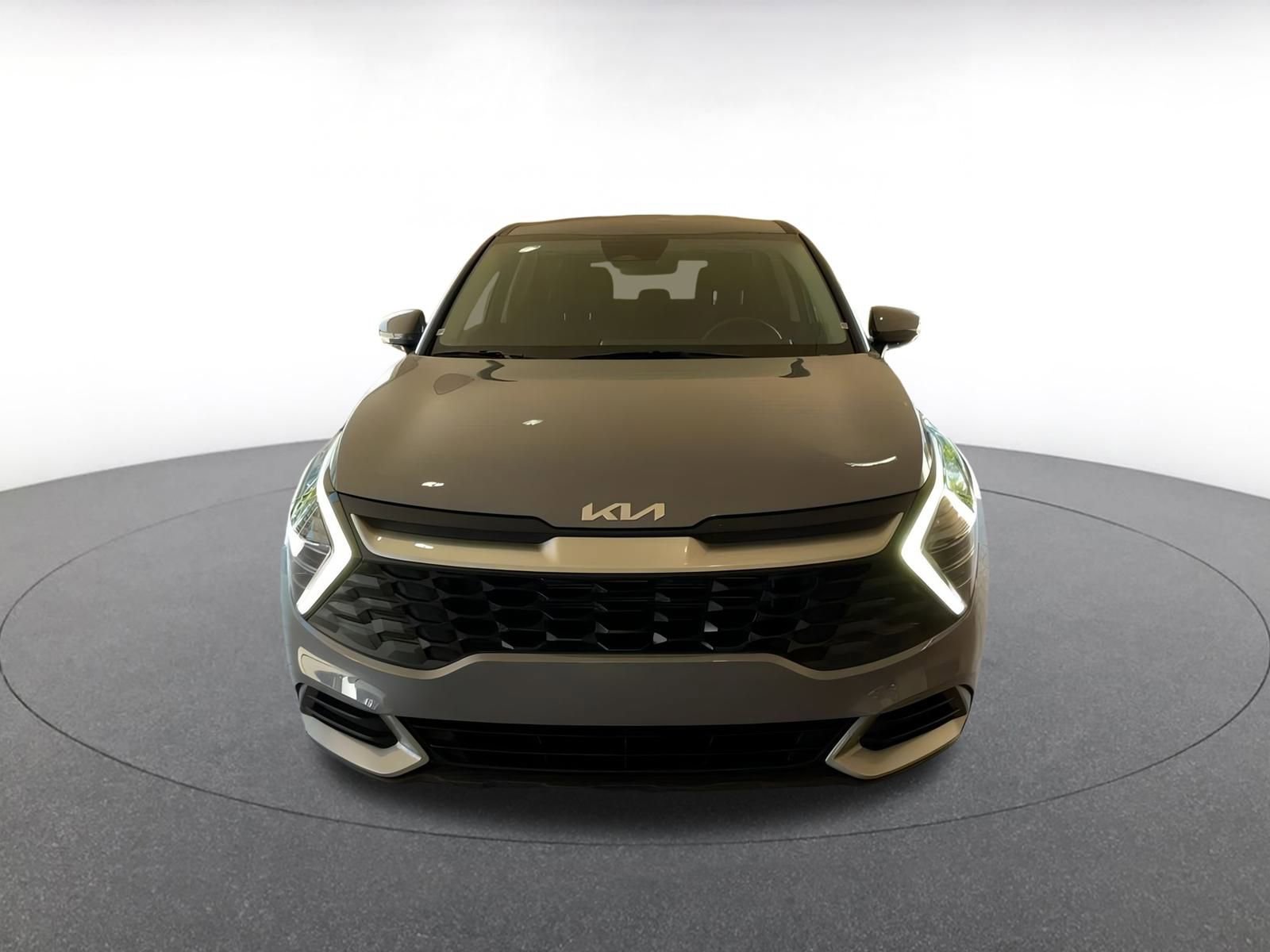 Used 2025 Kia Sportage LX image 4