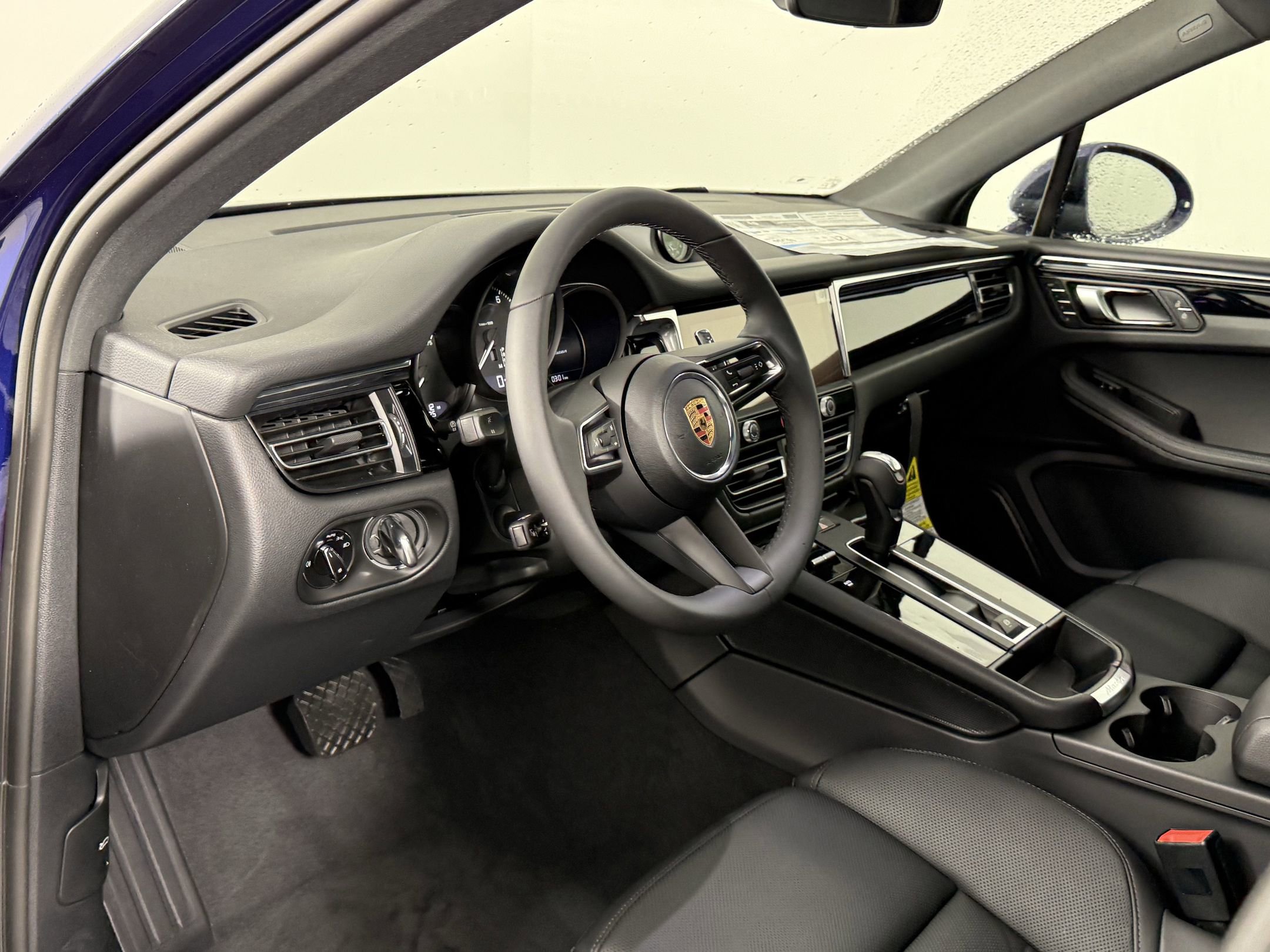New 2025 Porsche Macan image 4