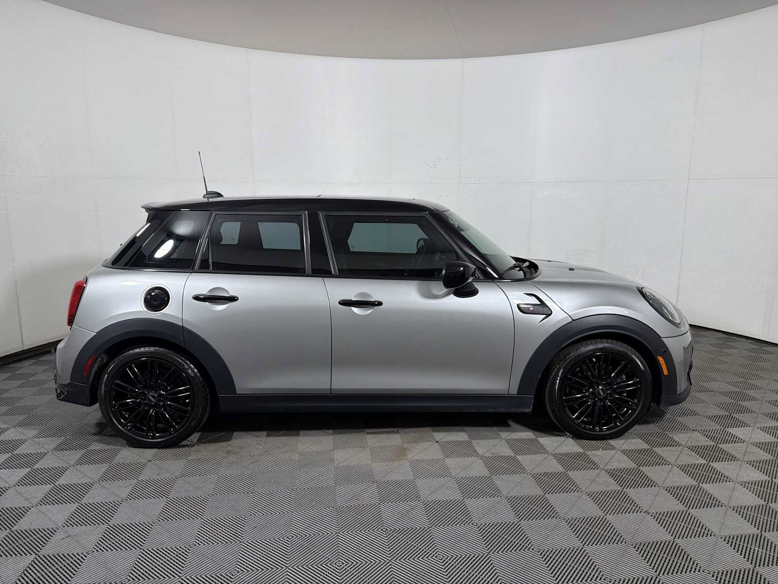 Used 2024 MINI Cooper S FWD image 7