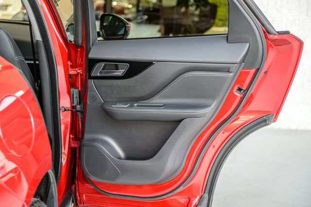 Used 2018 Jaguar F-PACE R-Sport image 54