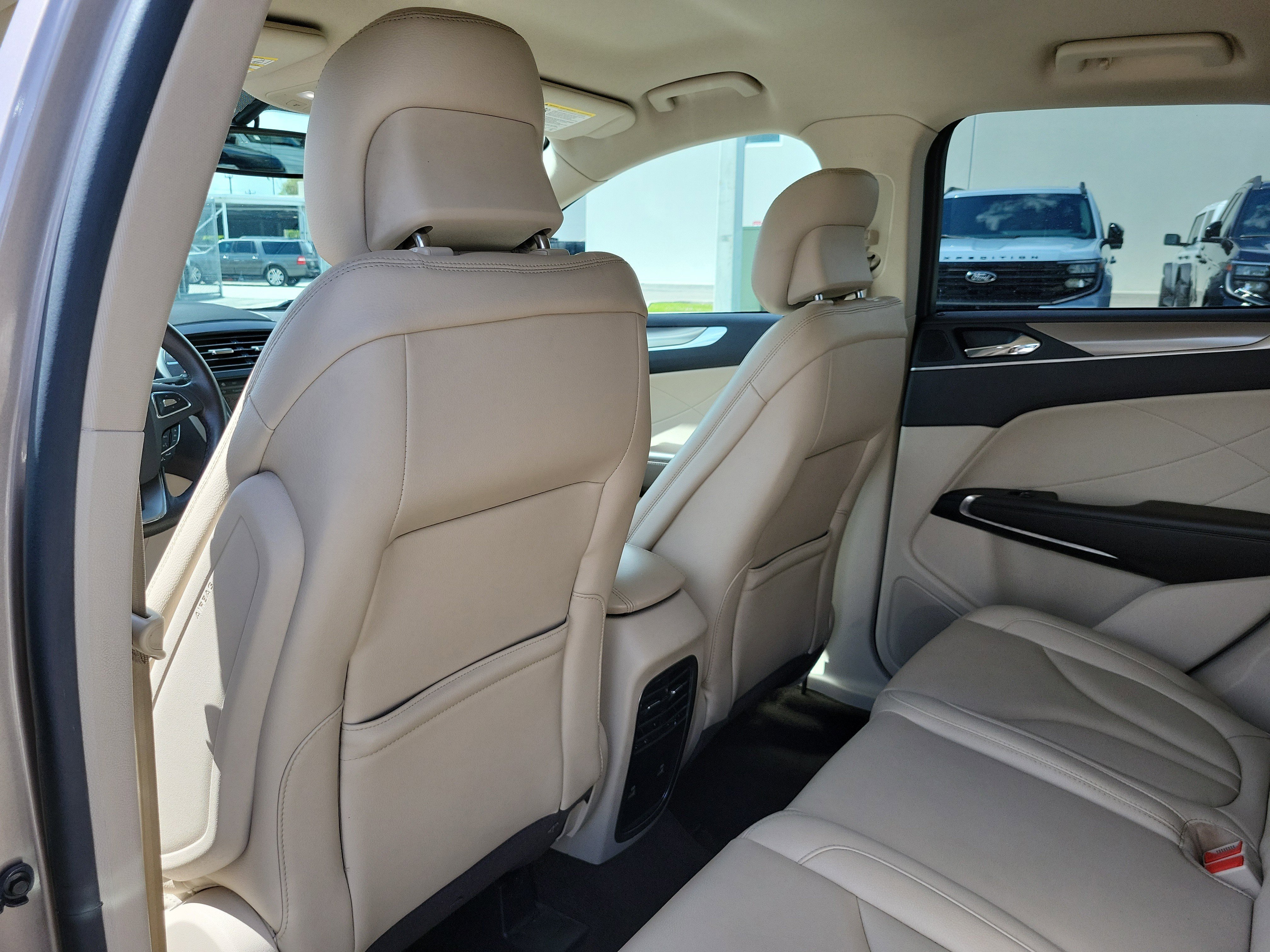 Used 2019 Lincoln MKC Premiere FWD image 14