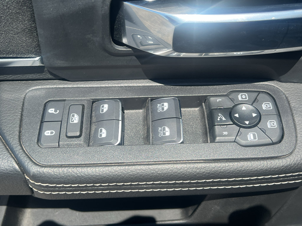 New 2026 RAM 2500 Laramie AWD/4WD image 12