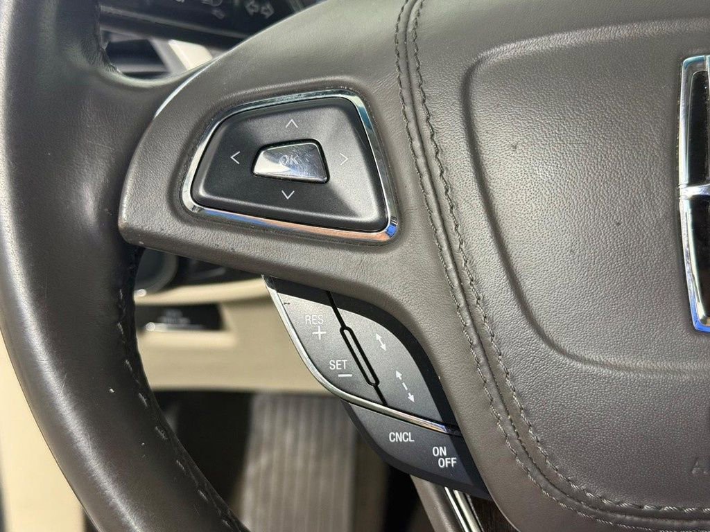 Used 2020 Lincoln MKZ Reserve image 25