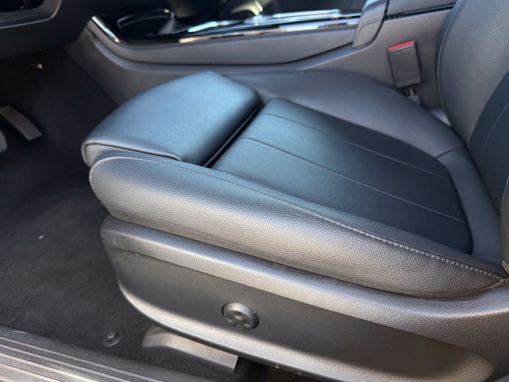 Used 2025 Mercedes-Benz CLA 250 image 13