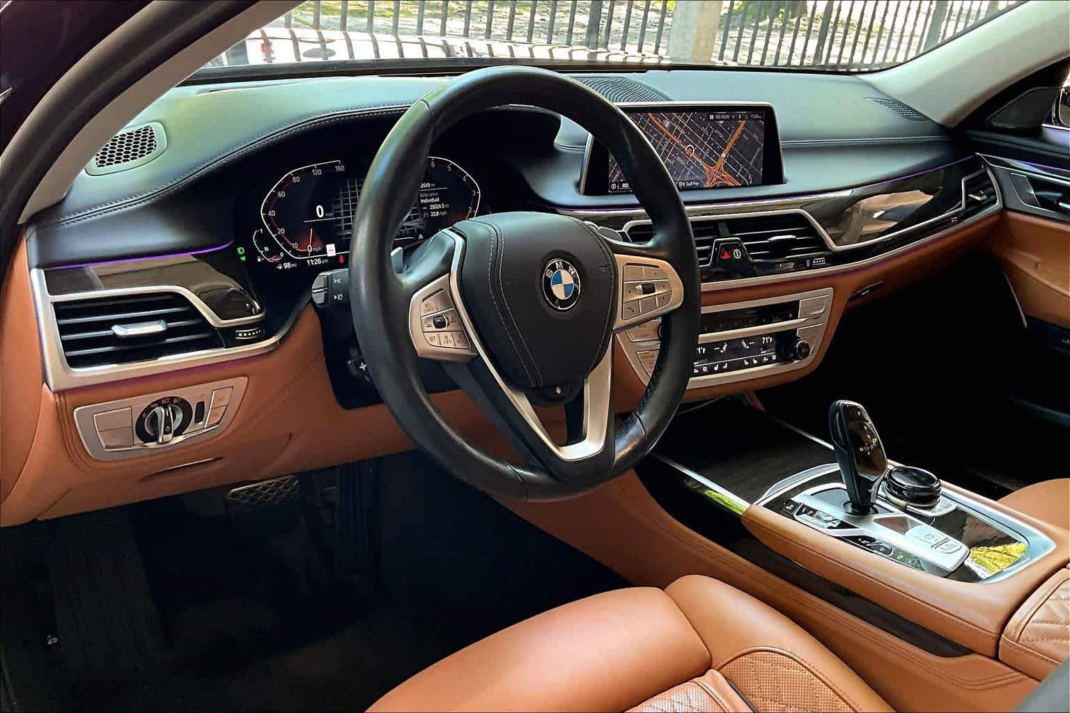 Used 2021 BMW 740i xDrive w/ Luxury Rear Seating Package AWD/4WD image 17