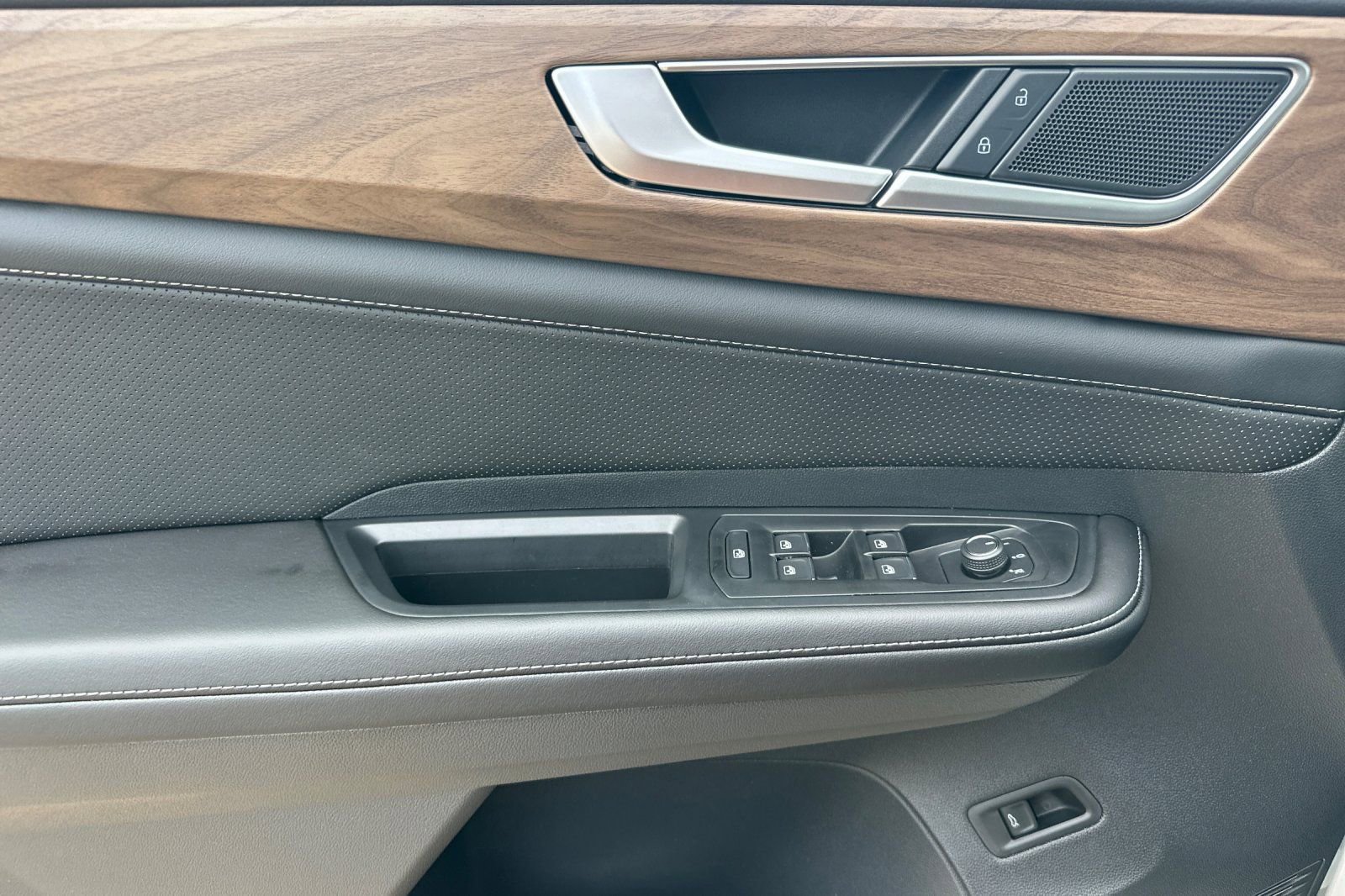 New 2026 Volkswagen Atlas SE image 10