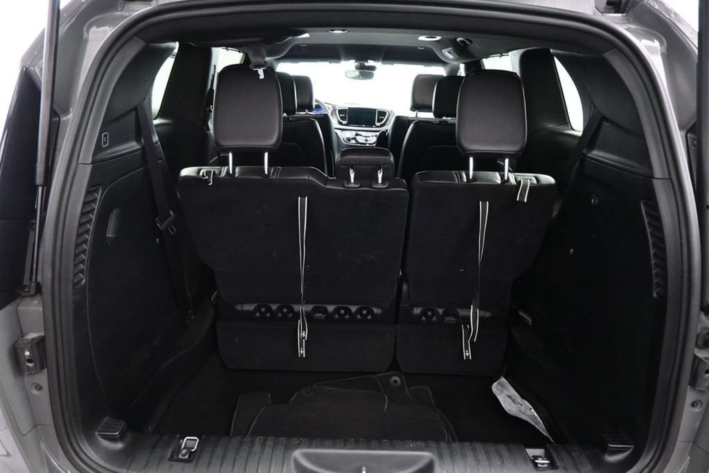 Used 2025 Chrysler Pacifica Select FWD image 39