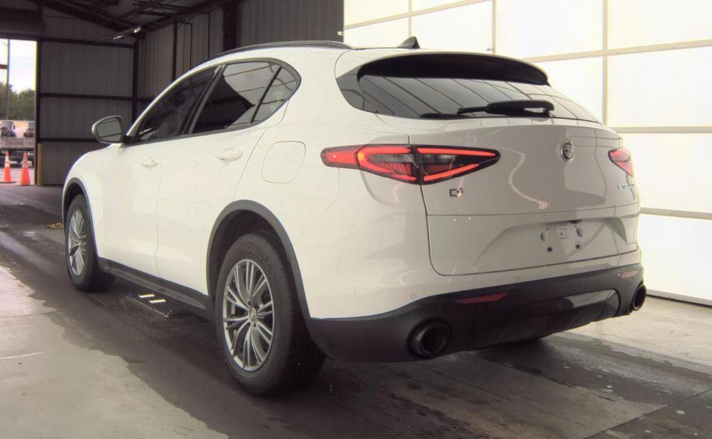 Used 2023 Alfa Romeo Stelvio Sprint AWD/4WD image 4