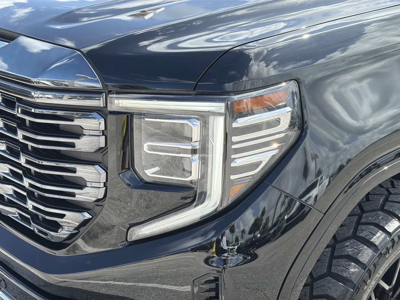 Used 2023 GMC Sierra 1500 Denali Ultimate AWD/4WD image 6