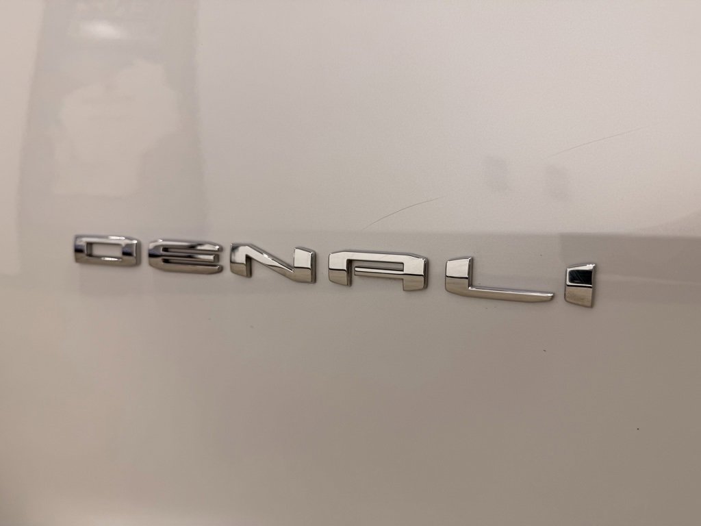 Used 2024 GMC Acadia Denali image 23