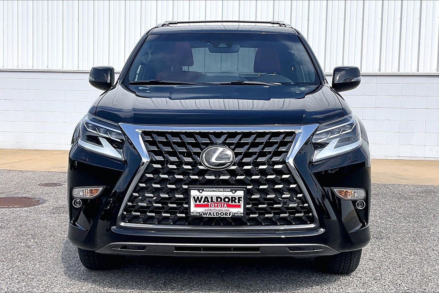 Used 2023 Lexus GX 460 Premium w/ Premium Package AWD/4WD image 3