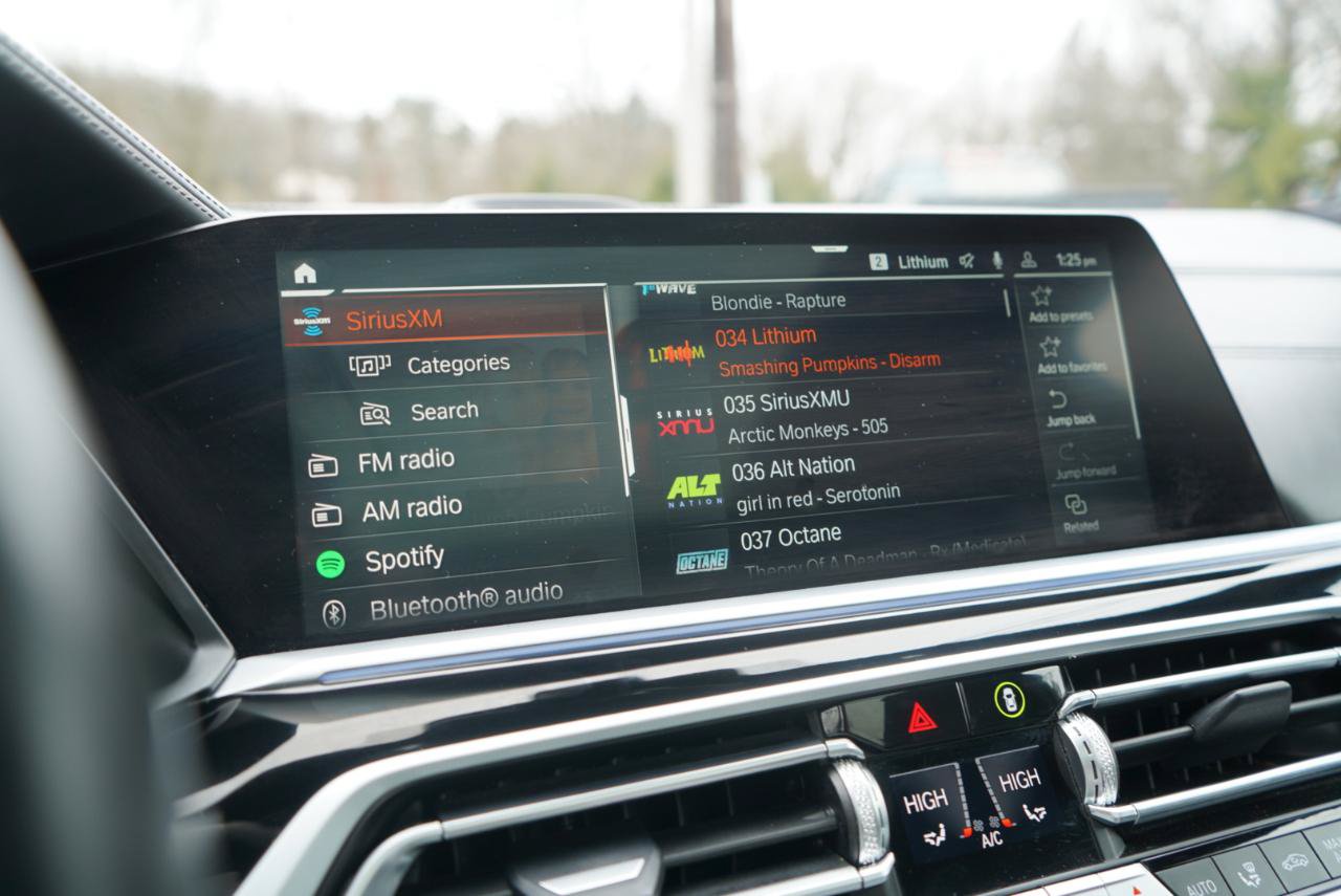 Used 2022 BMW ALPINA XB7 AWD/4WD image 33