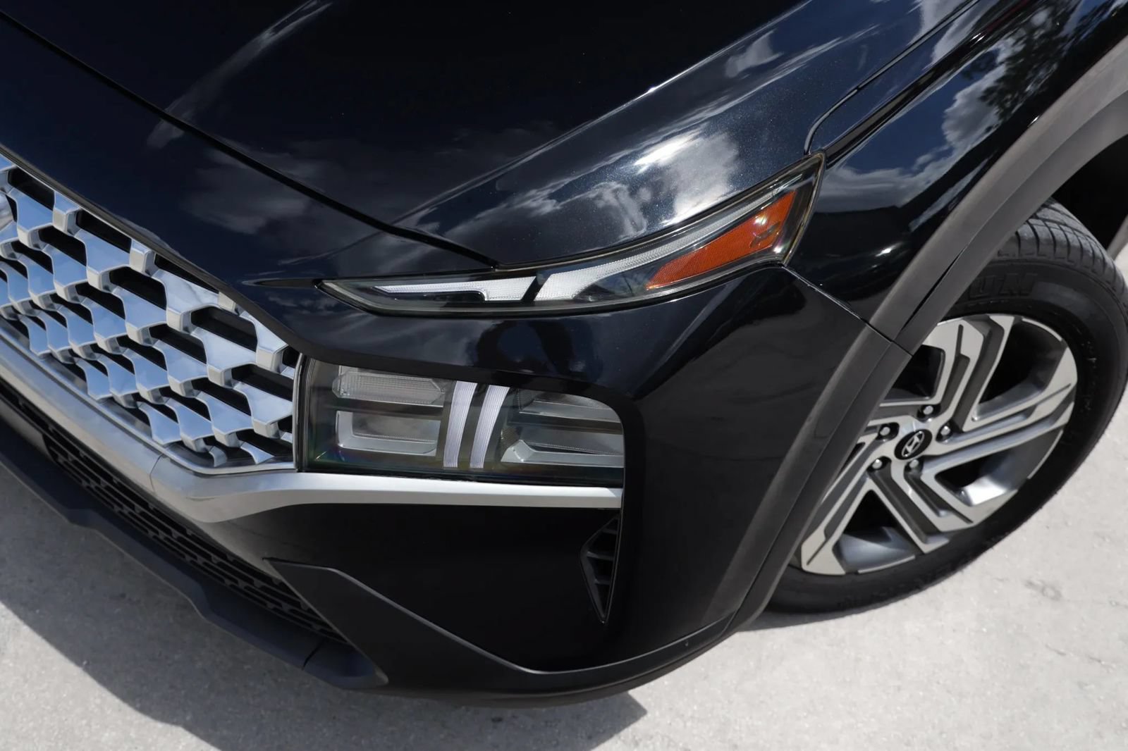 Used 2021 Hyundai Santa Fe SEL FWD image 16